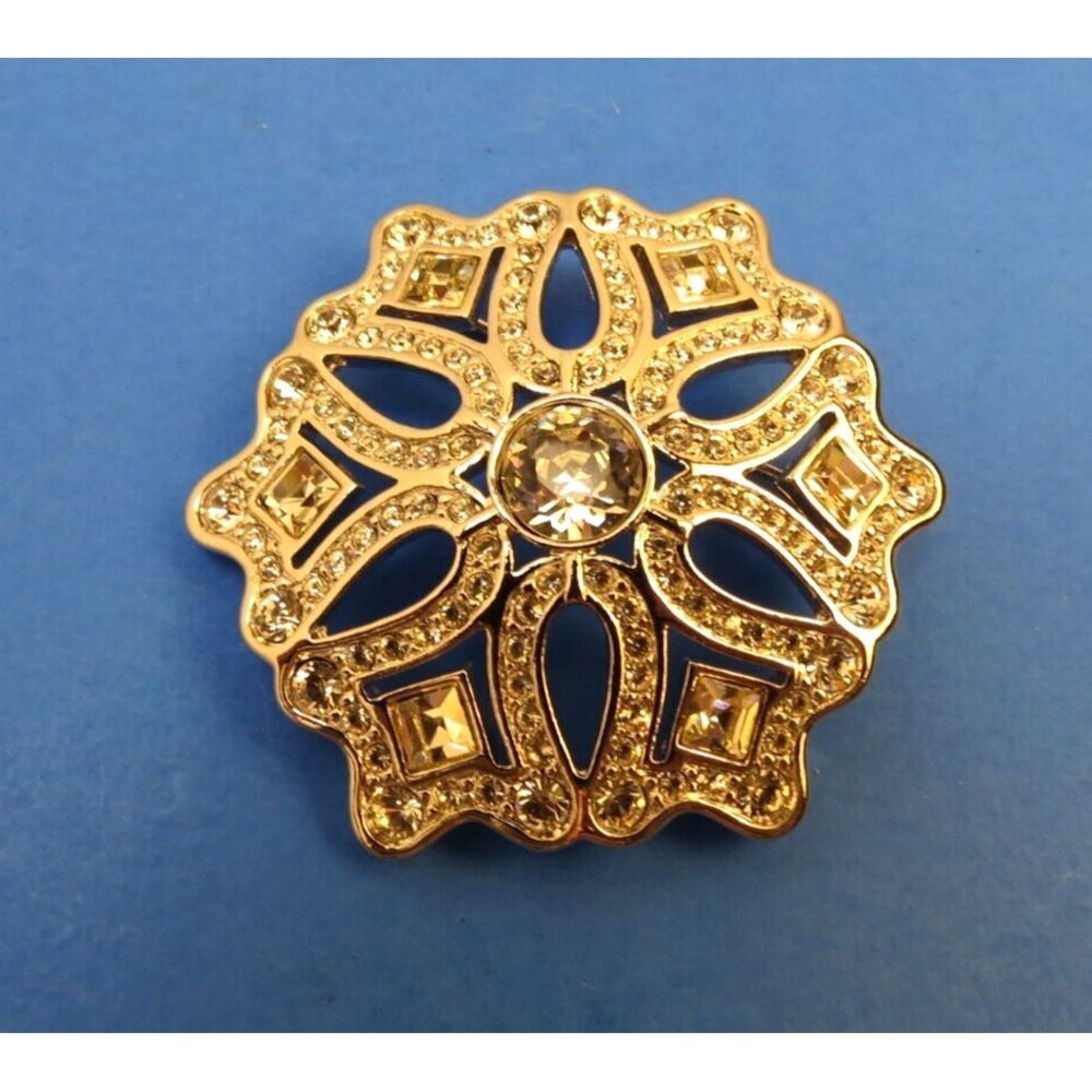 SWAROVSKI Crystal Snowflake Brooch Annual 2001 Edition Lapel Pin Brooch
